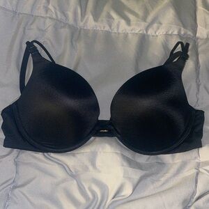 Victoria’s Secret Very Sexy Push Up Bra 32C